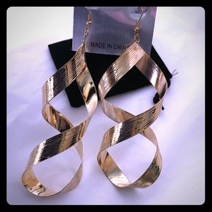 Final Price ♥️ new long GOLDTONE 
 Earrings Lightweight